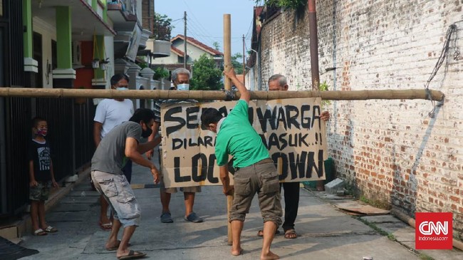 Desakan agar pemerintah menerapkan Lockdown regional semakin menguat setelah angka positif Covid-19 di Indonesia menembus angka dua juta kasus.