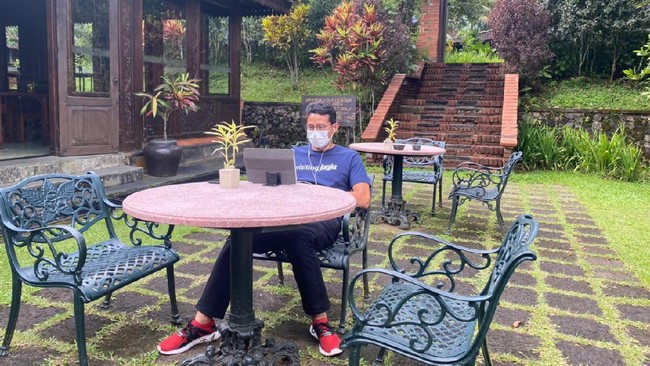 Menparekraf Sandiaga Uno pekan ini bekerja dari Magelang dengan tujuan untuk mengecek kesiapan lima destinasi super prioritas (DSP).