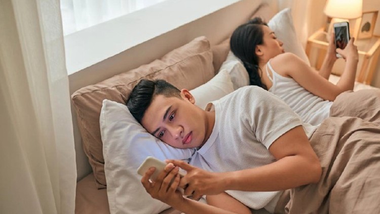 BUAT SUASANA TIDUR YANG MENDUKUNG Apa Bunda sering susah tidur selama pandemi COVID-19? Mungkin mengalami coronasomnia. Simak cara mengatasi susah tidur selama pandemi.