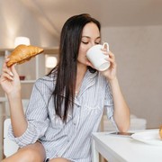 Selain Begadang, 5 Kebiasaan Ini Bikin Kamu Cepat Menua