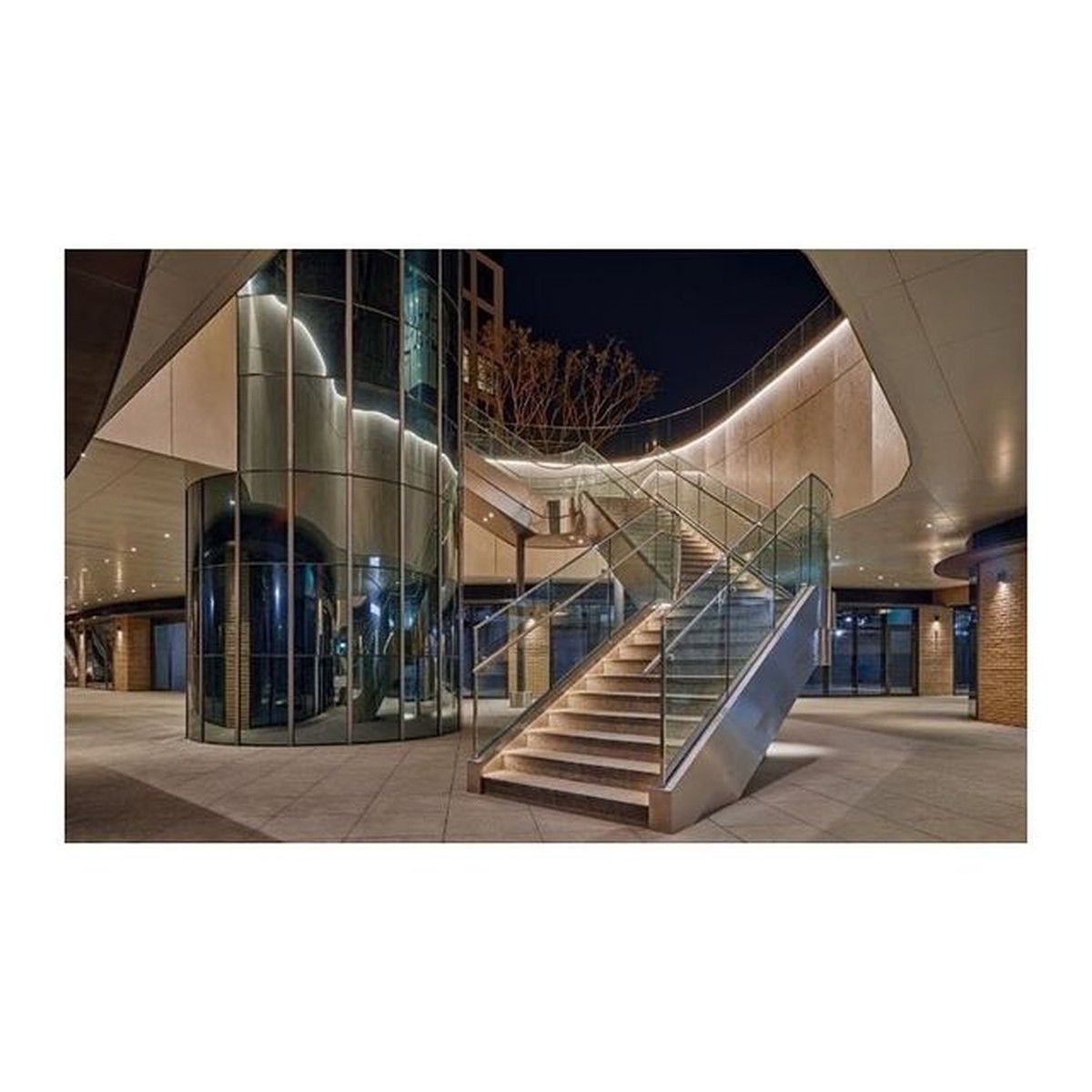 SM Entertainment akan memiliki gedung baru&comma; tampilan mewah interior gedung pun telah diungkapkan&period; Yuk kita intip&excl;