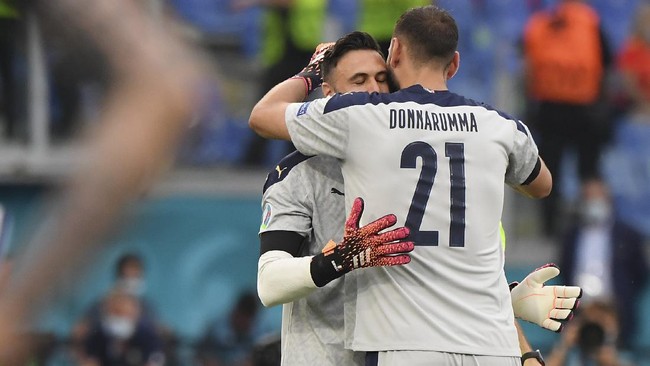 Roberto Mancini mengistirahatkan pemain utama timnas Italia di laga terakhir Euro 2020 (Euro 2021) namun Gli Azzurri tetap hebat.