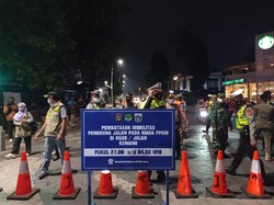 Pembatasan di Kemang Raya Mulai Berlaku, Hujan Klakson Terdengar