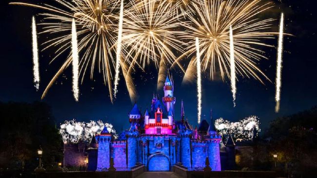 Menurut salah satu pemandu wisata VIP Disneyland, ada banyak hal seru di Disneyland yang tak banyak disadari para pengunjung. 