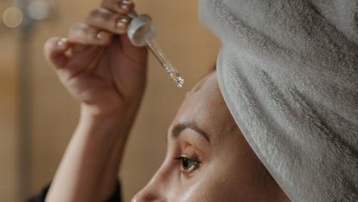 Kesalahan memakai serum/ foto: Freepik.com