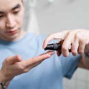 Kesalahan Memakai Serum yang Membuat Hasilnya Tidak Maksimal