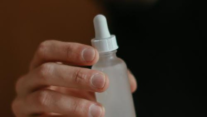 Kesalahan memakai serum/ foto: Freepik.com