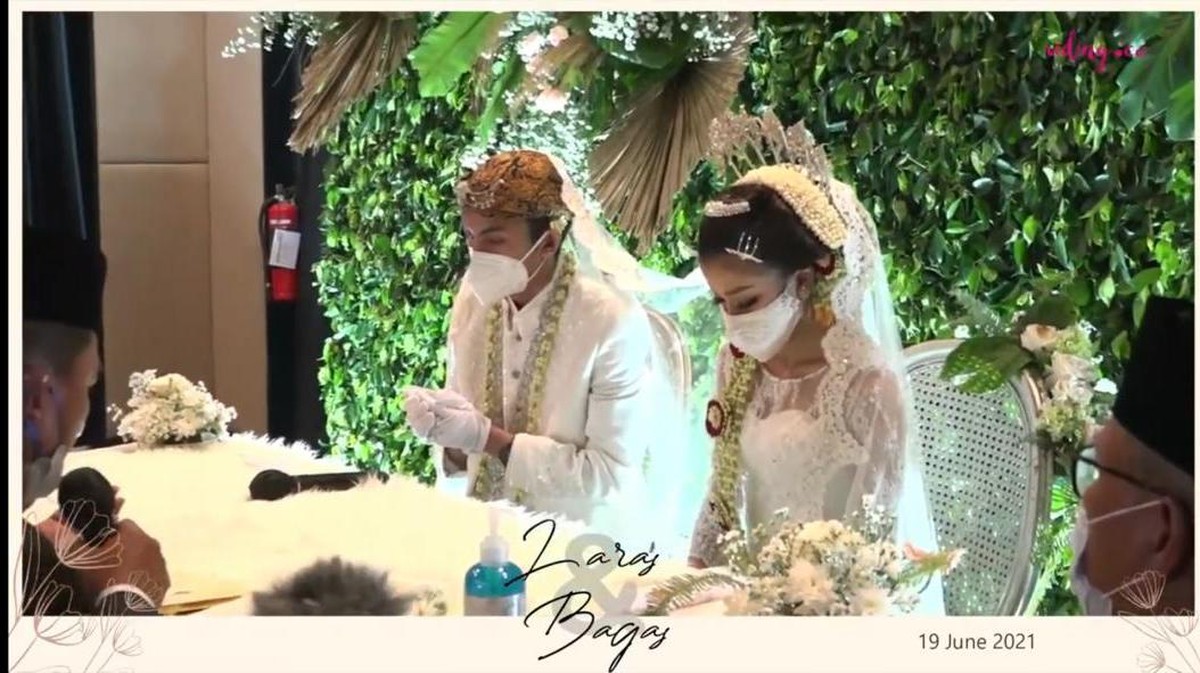 Irshadi Bagas pemeran Farel di 'Heart' telah melepas masa lajangnya menikahi sang kekasih&comma; Laras&period; Yuk kita intip momen pernikahannya&excl;