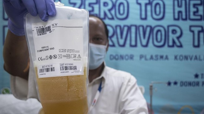 Anggota PMI Surabaya disebut terlibat jual beli plasma konvalesen bagi pasien Covid-19 seharga jutaan rupiah.