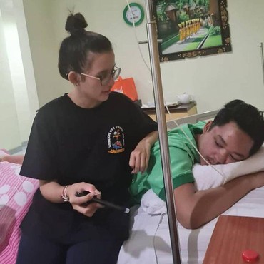 Dirawat karena Sakit, Azriel Hermansyah Manja-manjaan dengan Kekasih