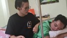 Azriel Hermansyah dikabarkan tengah sakit dan dirawat di rumah sakit&period; Sang kekasih pun setia mendampingi&comma; yuk kita intip potretnya&excl;