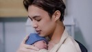 Dinda Hauw baru saja melahirkan putra pertamanya pada Minggu &lpar;20&sol;6&rpar;&period; Rey Mbayang setia mendampingi&comma; yuk kita intip momen harunya&excl;