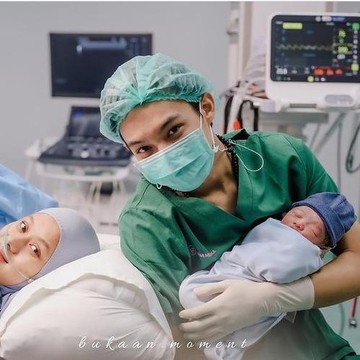 Gemas! Ini Potret Arshaka, Anak Pertama Dinda Hauw dan Rey Mbayang