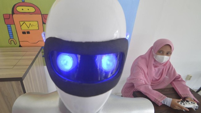 FOTO: Robot Sabai dan Midun Buatan Santri Putri Padangpanjang