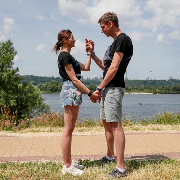 Nasib Miris Pasangan yang Sukarela Diborgol selama 123 Hari