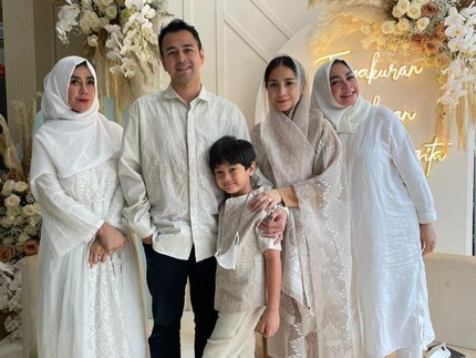 7 Potret Acara 4 Bulan Kehamilan Nagita Slavina, Pose Rafathar Bikin Gemas