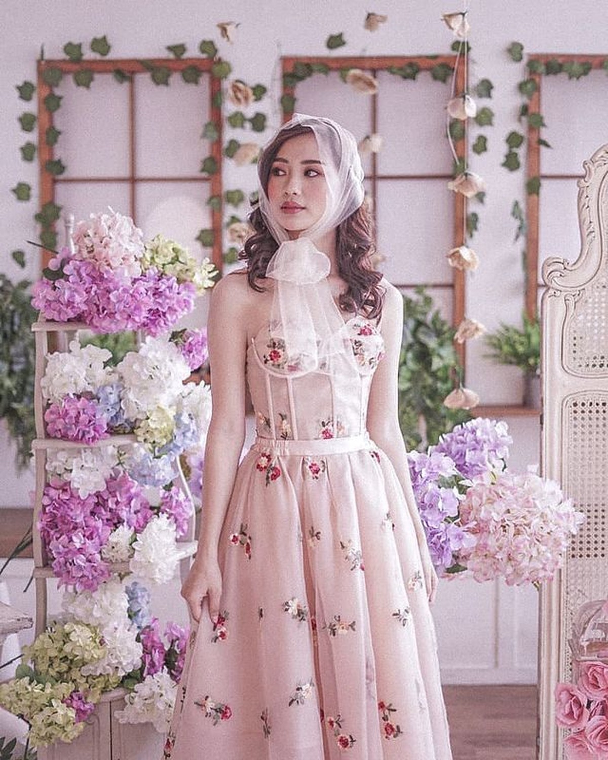 Evelina Witanama menjadi perbincangan publik karena menang casting 'Ikatan Cinta' mengalahkan ribuan peserta&period; Yuk intip pesonanya&excl;