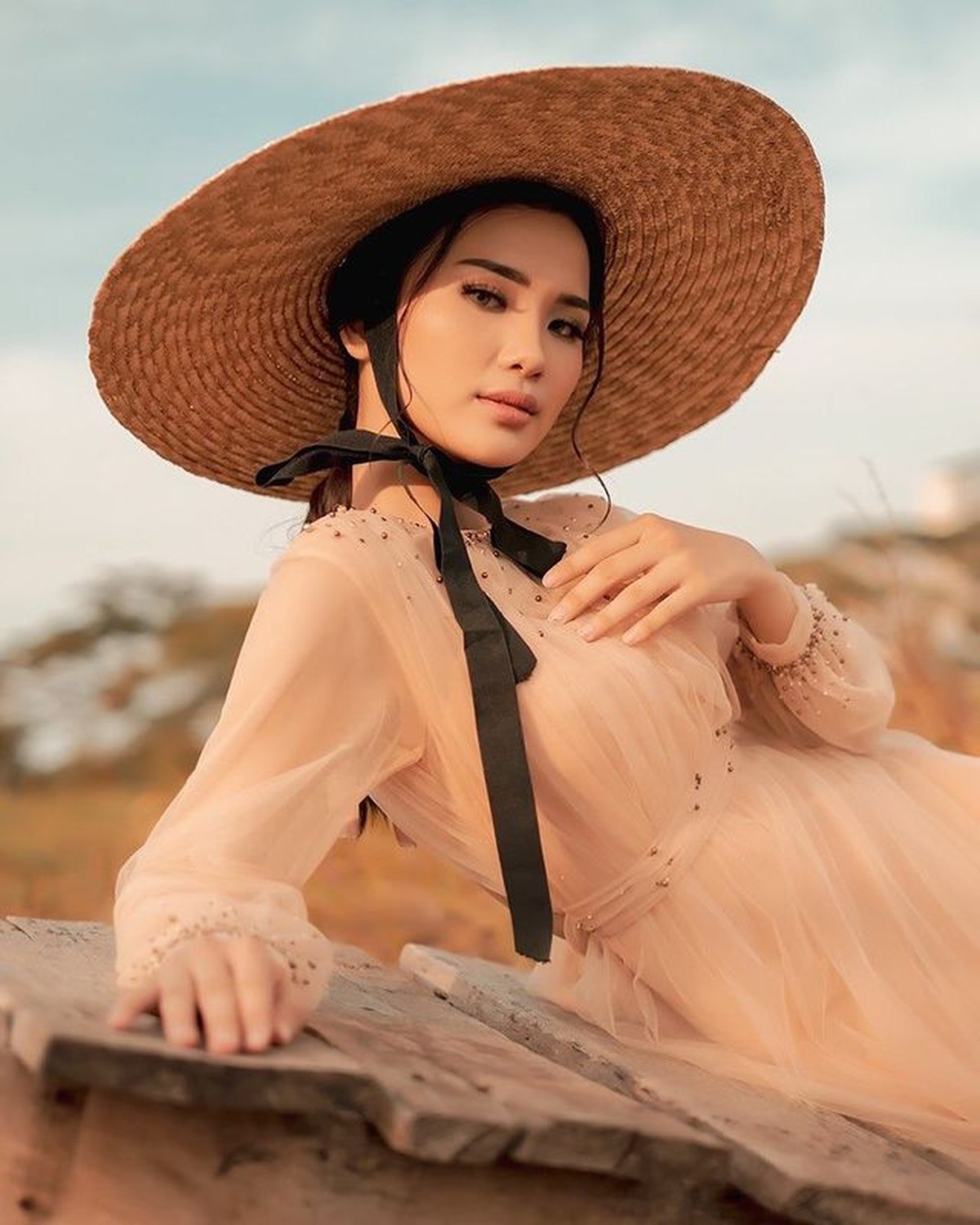 Evelina Witanama menjadi perbincangan publik karena menang casting 'Ikatan Cinta' mengalahkan ribuan peserta&period; Yuk intip pesonanya&excl;