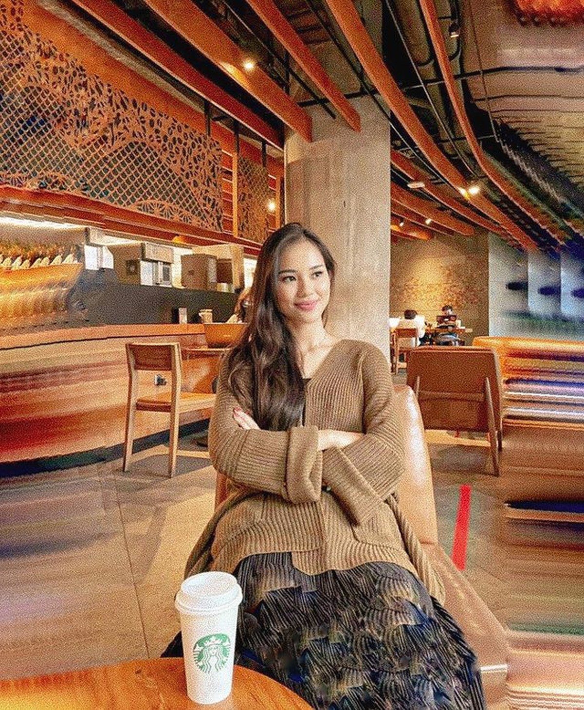 Evelina Witanama menjadi perbincangan publik karena menang casting 'Ikatan Cinta' mengalahkan ribuan peserta&period; Yuk intip pesonanya&excl;