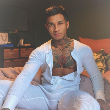 Fabio Toba Bintang Film Porno Gay Pertama Asal Indonesia