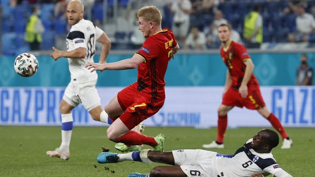 Kevin De Bruyne dan Eden Hazard absen pada sesi latihan tim, Kamis (1/7) jelang Belgia vs Italia di perempat final Euro 2020 (Euro 2021).
