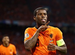 Wijnaldum Sapa Fans Timnas Belanda di Indonesia