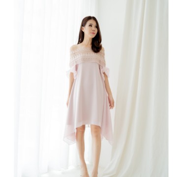 img-title Musim Kondangan, 5 Dress Cantik Ini Bikin Kamu Stand Out Saat Hadiri Undangan Spesial
