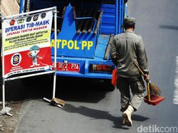 Satpol PP Jakpus Hentikan Razia Masker Usai Adanya Pelonggaran