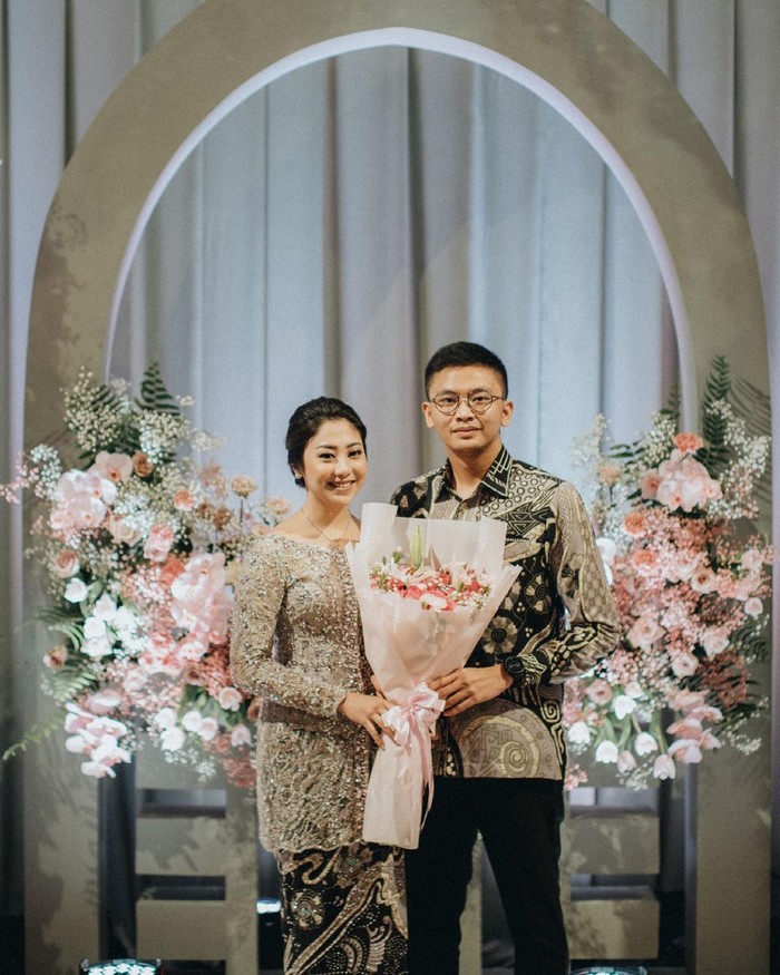 Kedekatannya diketahui publik sejak tahun 2019, kini Winona dan Galih telah mantap untuk menikah. Selama ini hubungan mereka kerap dipublikasikan di media sosial. (instagram.com/nonawilly16)