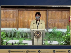 Gaungkan Work From Destination, Sandiaga Uno Mulai Kerja dari Borobudur