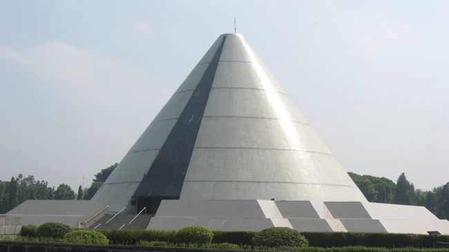 Peristiwa Jogja Kembali menandai mundurnya militer Belanda dari Yogyakarta, yang saat itu masih merupakan ibu kota Indonesia. Berikut ulasan sejarahnya.