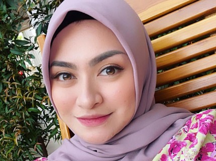 Cara Mandikan Newborn yang Tepat Seperti Nathalie Holscher