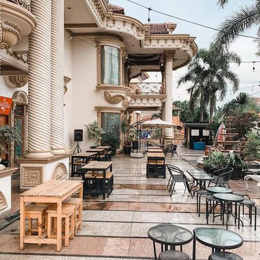 Begini Penampakan Rumah Mewah Muzdalifah yang Disulap Jadi Kafe