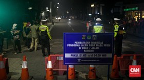 FOTO: Sepi Jalan Kemang Raya karena Corona