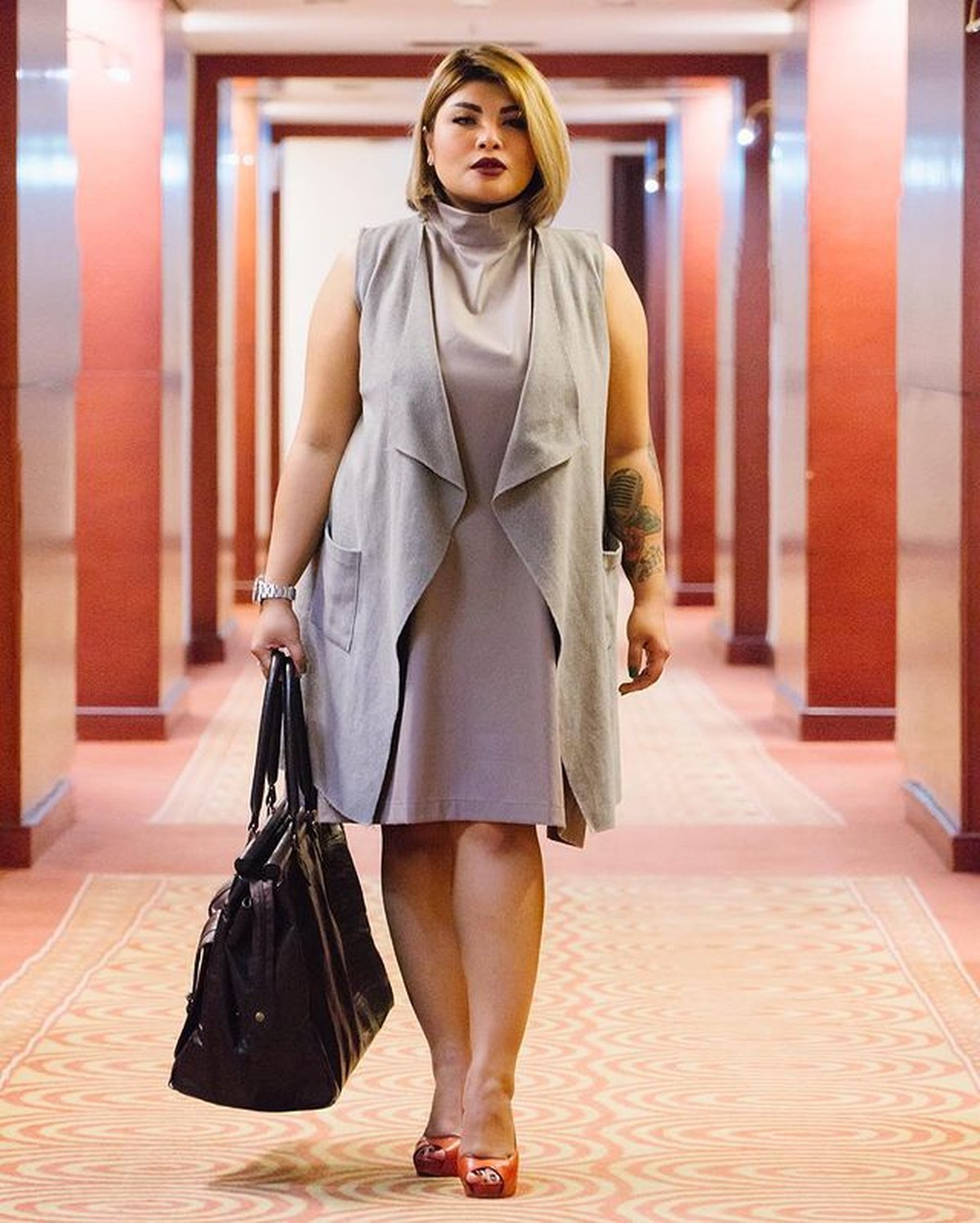 Nania Idol membuat heboh publik usai mengambil keputusan pindah agama dari Islam ke Kristen&period; Yuk kita intip potretnya&excl;