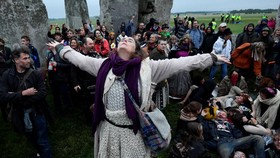 FOTO: Mengabaikan Corona Demi Stonehenge