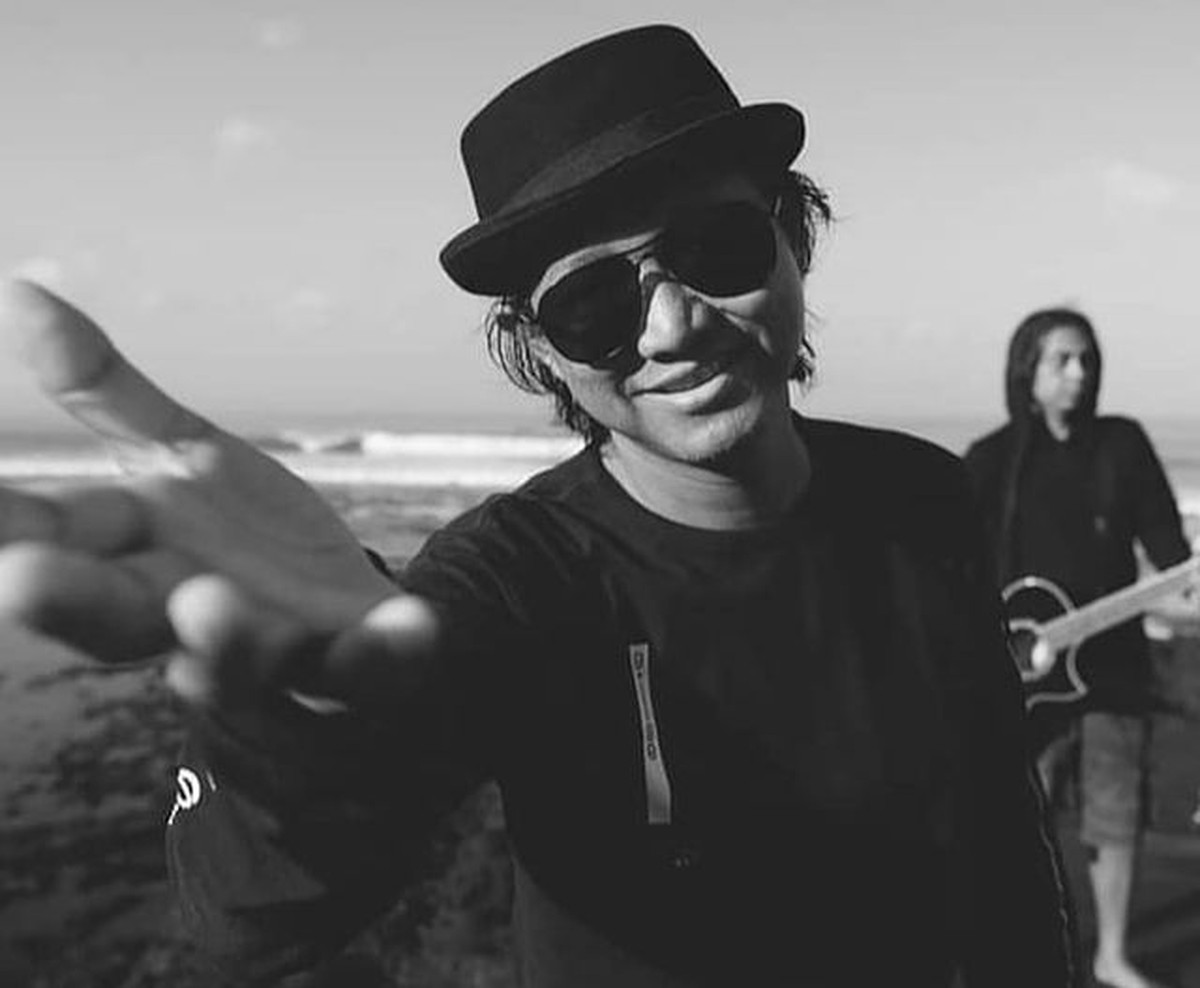 Potret Tepeng Vokalis Steven & Coconut Treez