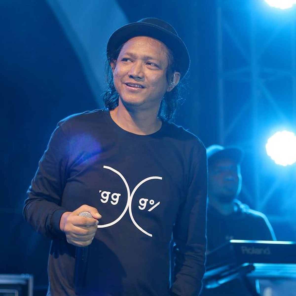 Potret Tepeng Vokalis Steven & Coconut Treez