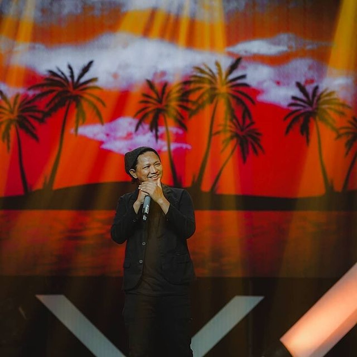 Potret Tepeng Vokalis Steven & Coconut Treez