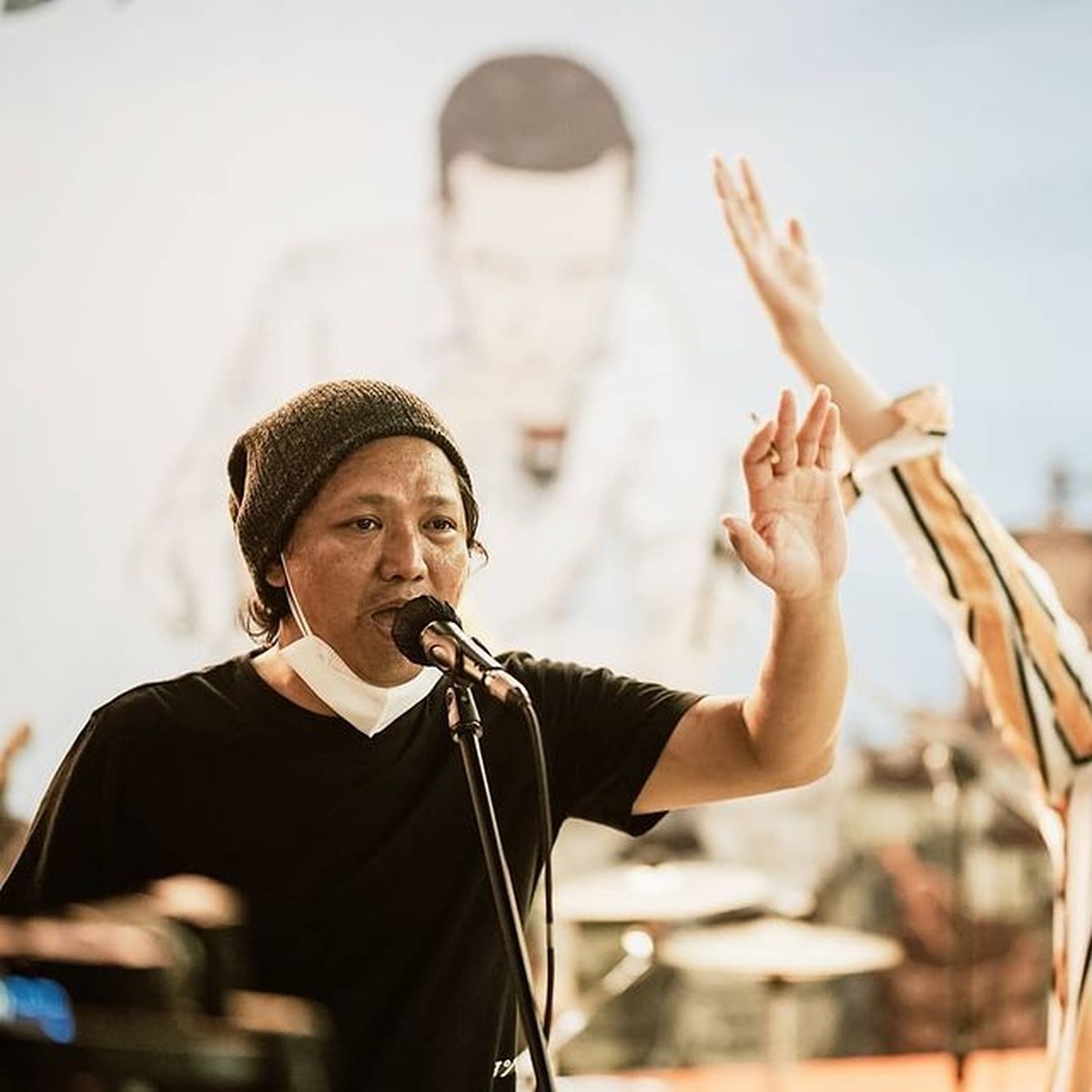 Potret Tepeng Vokalis Steven & Coconut Treez