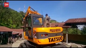 VIDEO: Cegah Kerumunan, Lapak PKL Di Puncak Dibongkar