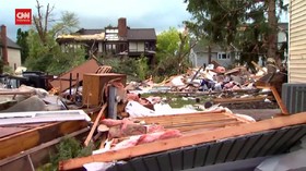 VIDEO: Tornado Terjang Illinois, Pasokan Listrik Terhenti