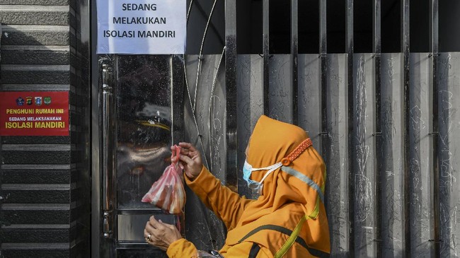 Menkes mengklaim WHO meminta agar testing Covid dilakukan terhadap 1 per 1.000 orang setiap minggu untuk positivity rate di bawah lima persen.