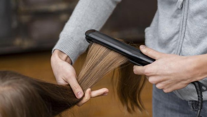5 Tips Memilih Catokan yang Aman dan Bagus untuk Rambut