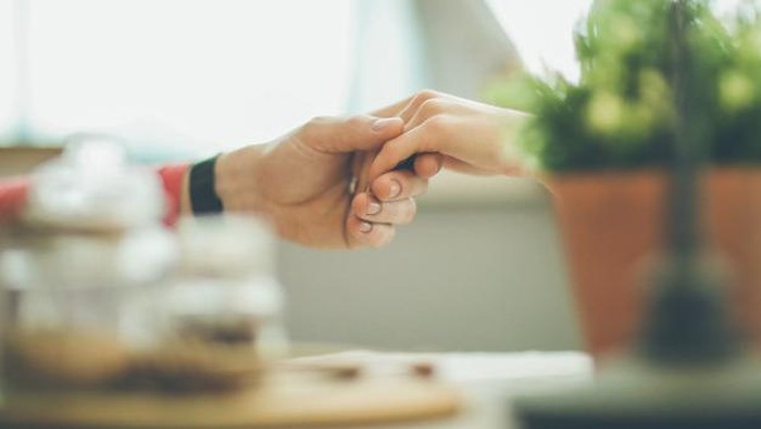 Selain Berhubungan Seks dengan Bukan Pasangan Sah, Ada Juga 8 Jenis Perselingkuhan Lainnya yang Perlu Kamu Tahu