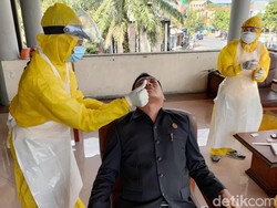 Satu Anggotanya Positif COVID-19, DPRD Jember Diswab Massal