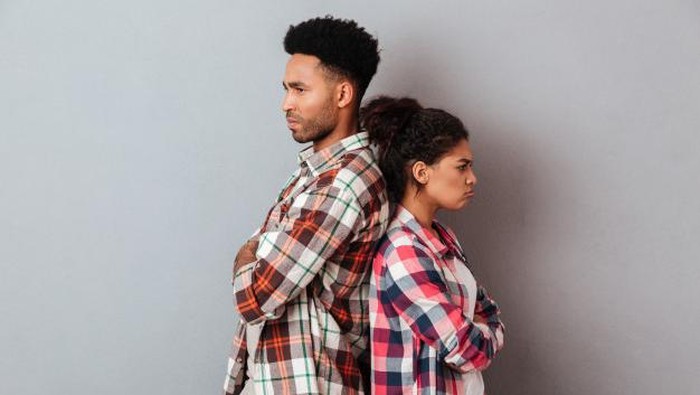 5 Hal yang Harus Kamu Pertimbangkan Ketika Mantan Minta Balikan