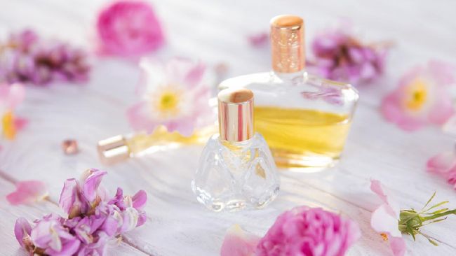 Dua perempuan asal Vietnam seperti punya kekuatan super. Tubuh mereka mampu mengeluarkan aroma alami layaknya parfum.