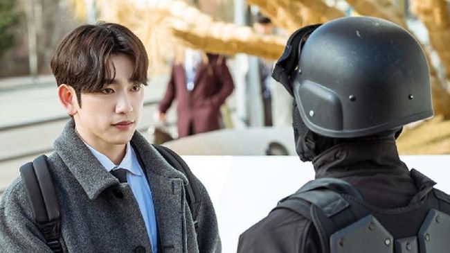 Drama The Devil Judge merupakan drama bertema distopia yakni tentang dunia yang penuh dengan kekacauan dan korupsu yang merajalela.