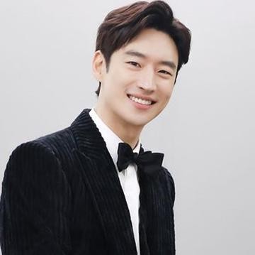Aktor Lee Je Hoon Dirikan Agensi Bernama Company On